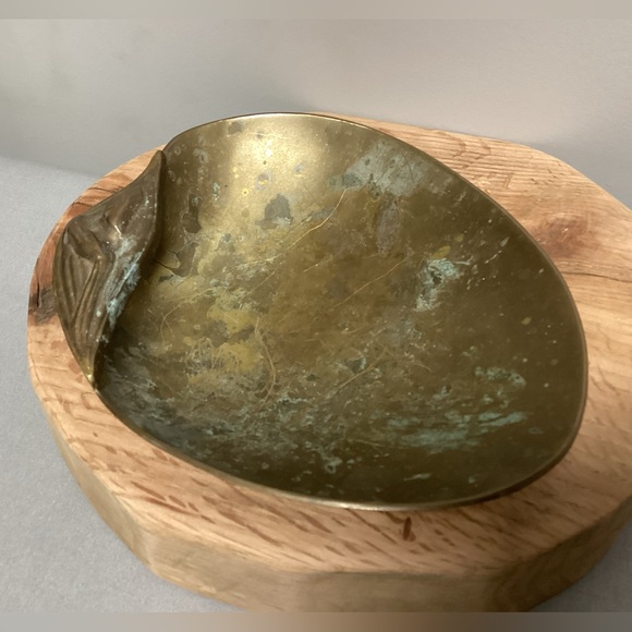 🟡 Vintage Heavy Brass Seashell Designed Ashtray - Candy Dish - Jewelry Display - Picture 2 of 16